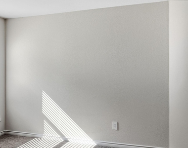 520 Winthrop Road - Photo Thumbnail 7