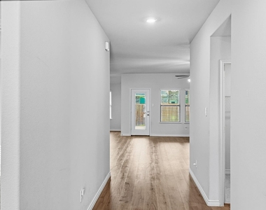 520 Winthrop Road - Photo Thumbnail 3