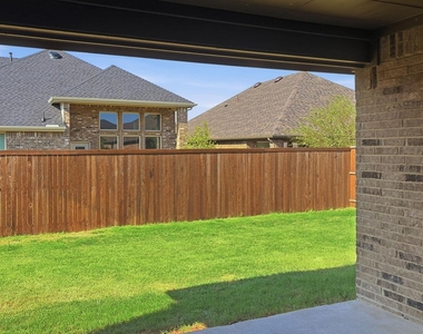 520 Winthrop Road - Photo Thumbnail 23