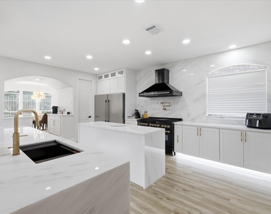1106 Bridgeway Lane - Photo Thumbnail 11