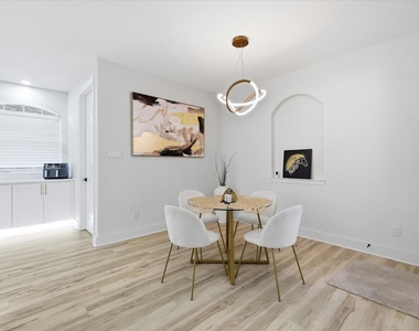 1106 Bridgeway Lane - Photo Thumbnail 15
