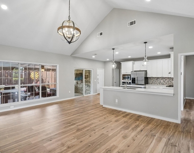 2809 Roper Drive - Photo Thumbnail 9