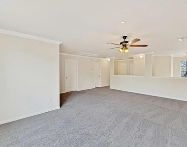 7913 Hannah Street - Photo Thumbnail 9