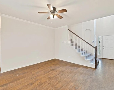 7913 Hannah Street - Photo Thumbnail 15