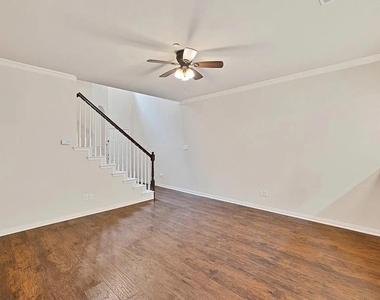 7913 Hannah Street - Photo Thumbnail 8