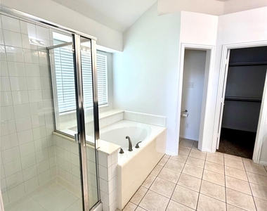 1584 Meadowview - Photo Thumbnail 22