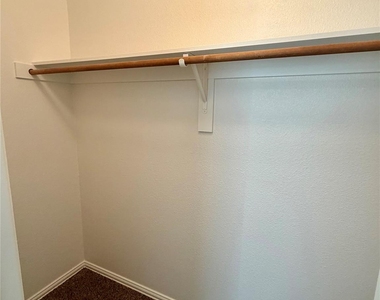 1584 Meadowview - Photo Thumbnail 24