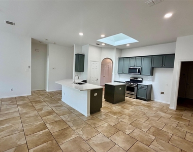 1584 Meadowview - Photo Thumbnail 11