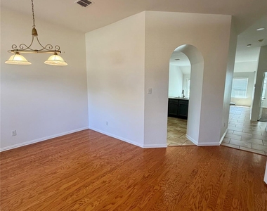 1584 Meadowview - Photo Thumbnail 6