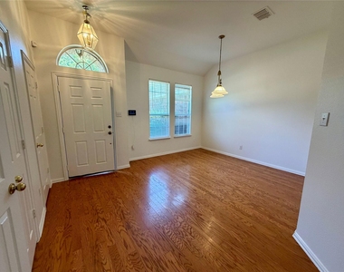 1584 Meadowview - Photo Thumbnail 4