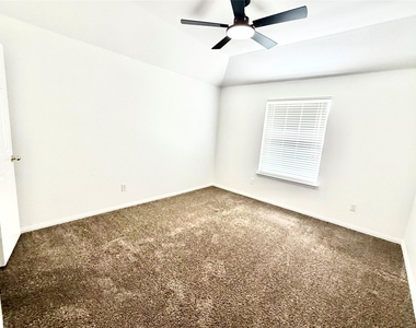 1584 Meadowview - Photo Thumbnail 7