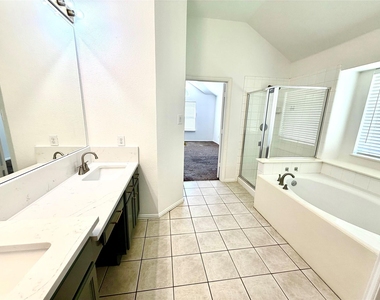 1584 Meadowview - Photo Thumbnail 20