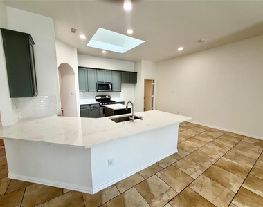 1584 Meadowview - Photo Thumbnail 10