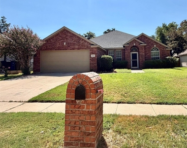 1584 Meadowview - Photo Thumbnail 1