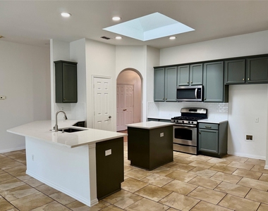 1584 Meadowview - Photo Thumbnail 12