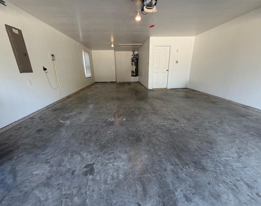 1584 Meadowview - Photo Thumbnail 32