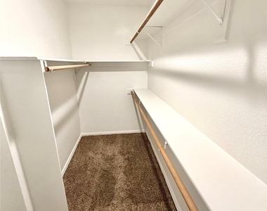 1584 Meadowview - Photo Thumbnail 19