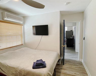 213 Sw 3rd Place - Photo Thumbnail 34