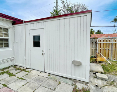 213 Sw 3rd Place - Photo Thumbnail 35