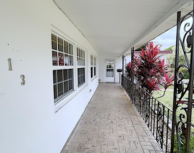 213 Sw 3rd Place - Photo Thumbnail 3