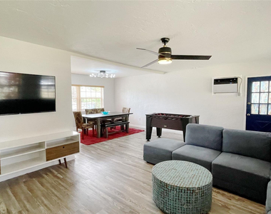 213 Sw 3rd Place - Photo Thumbnail 13