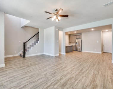 1036 Foxglove Drive - Photo Thumbnail 5