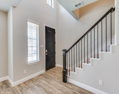 1036 Foxglove Drive - Photo Thumbnail 2