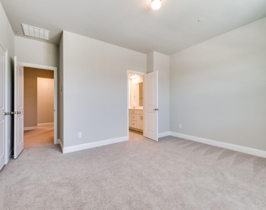 1036 Foxglove Drive - Photo Thumbnail 17