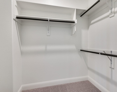 1036 Foxglove Drive - Photo Thumbnail 15