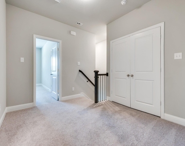 1036 Foxglove Drive - Photo Thumbnail 13