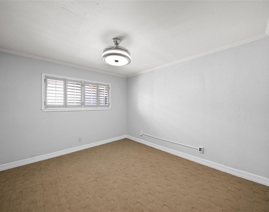 7105 Winding Creek Road - Photo Thumbnail 17
