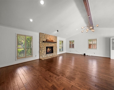 7105 Winding Creek Road - Photo Thumbnail 4