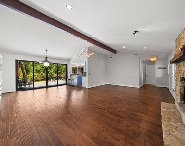 7105 Winding Creek Road - Photo Thumbnail 5
