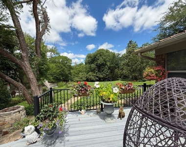 7105 Winding Creek Road - Photo Thumbnail 25