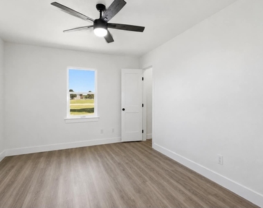 141 Southfork Drive - Photo Thumbnail 28
