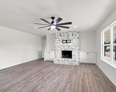 141 Southfork Drive - Photo Thumbnail 3