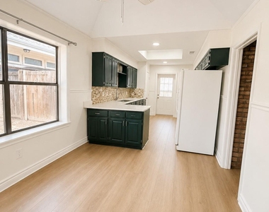 1213 Parkrow Place - Photo Thumbnail 7