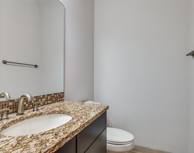 3200 Ross Avenue - Photo Thumbnail 21