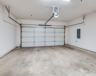 3200 Ross Avenue - Photo Thumbnail 23