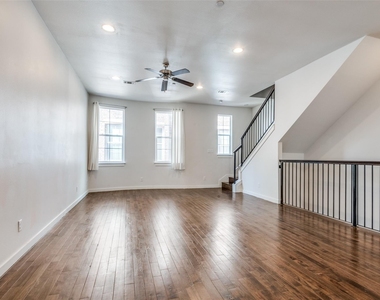 3200 Ross Avenue - Photo Thumbnail 10