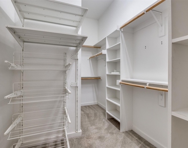 3200 Ross Avenue - Photo Thumbnail 13
