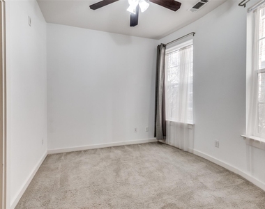 3200 Ross Avenue - Photo Thumbnail 18
