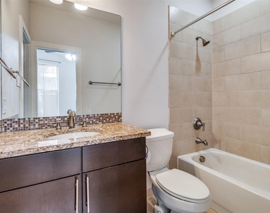 3200 Ross Avenue - Photo Thumbnail 5