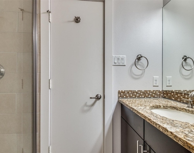 3200 Ross Avenue - Photo Thumbnail 20