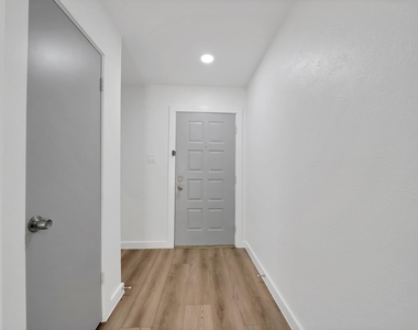 813 Panay Way Drive - Photo Thumbnail 10