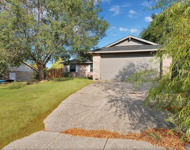 813 Panay Way Drive - Photo Thumbnail 2