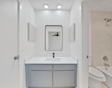813 Panay Way Drive - Photo Thumbnail 19