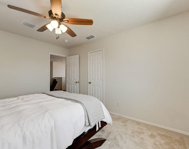 1421 Laurel Hall Lane - Photo Thumbnail 21