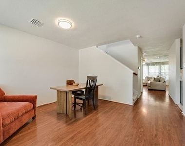 1421 Laurel Hall Lane - Photo Thumbnail 12