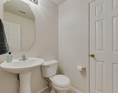 1421 Laurel Hall Lane - Photo Thumbnail 22